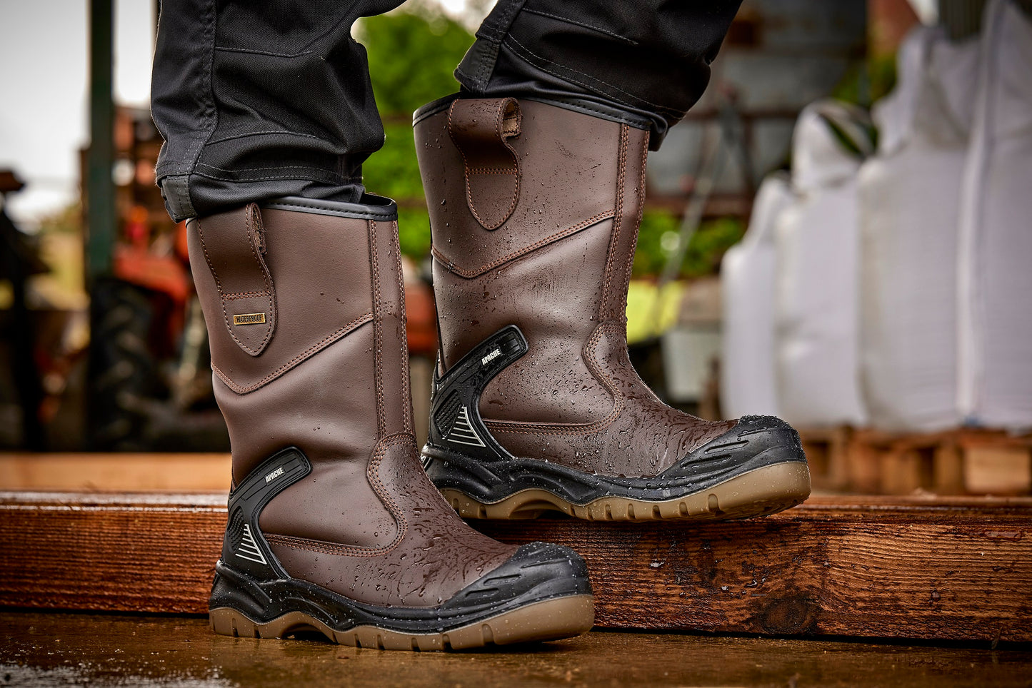 Apache Waterproof Rigger